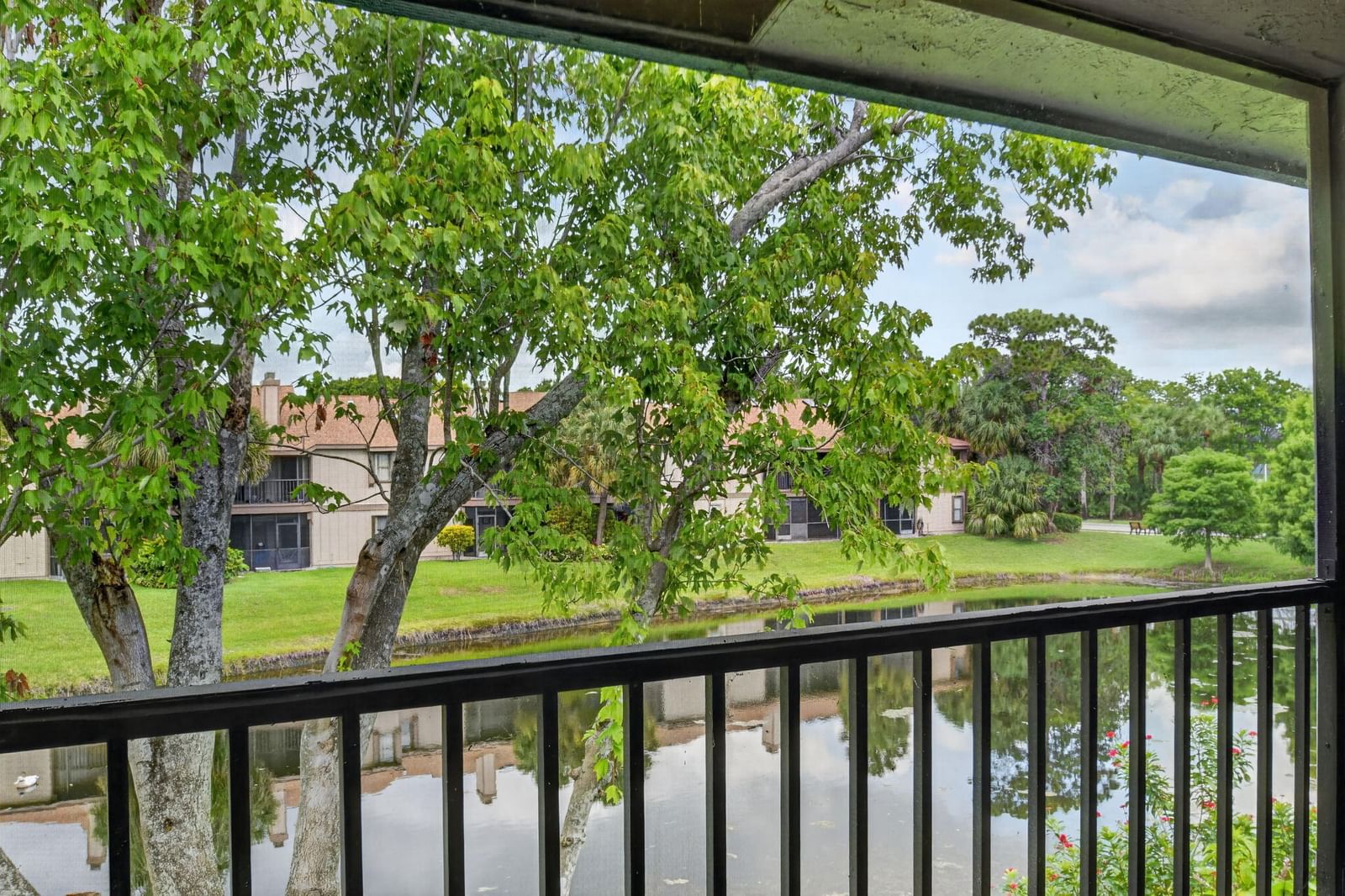 907 Harbour Pointe Way, Greenacres, FL 33413 photo 3