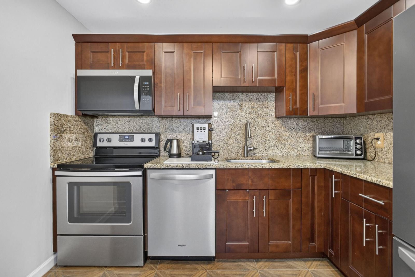 307 Wellington C, West Palm Beach, FL 33417 photo 2