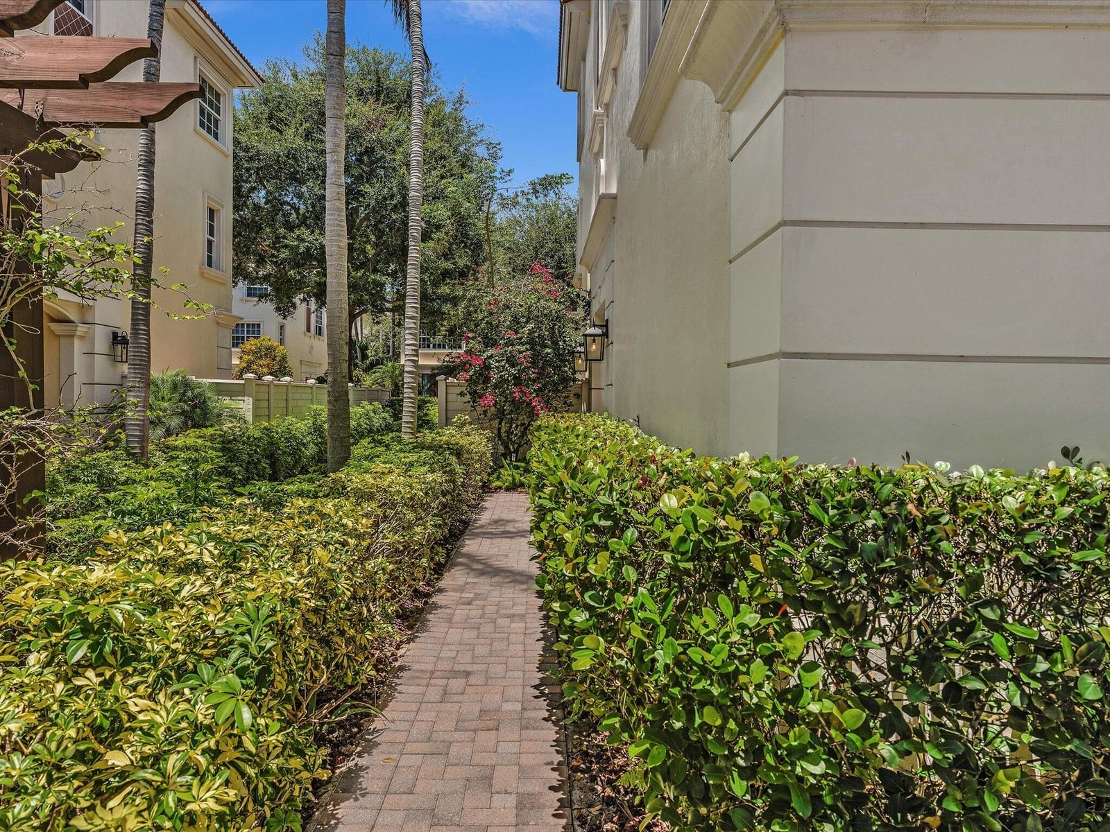 5575 NE Trieste Way, Boca Raton, FL 33487 photo 2