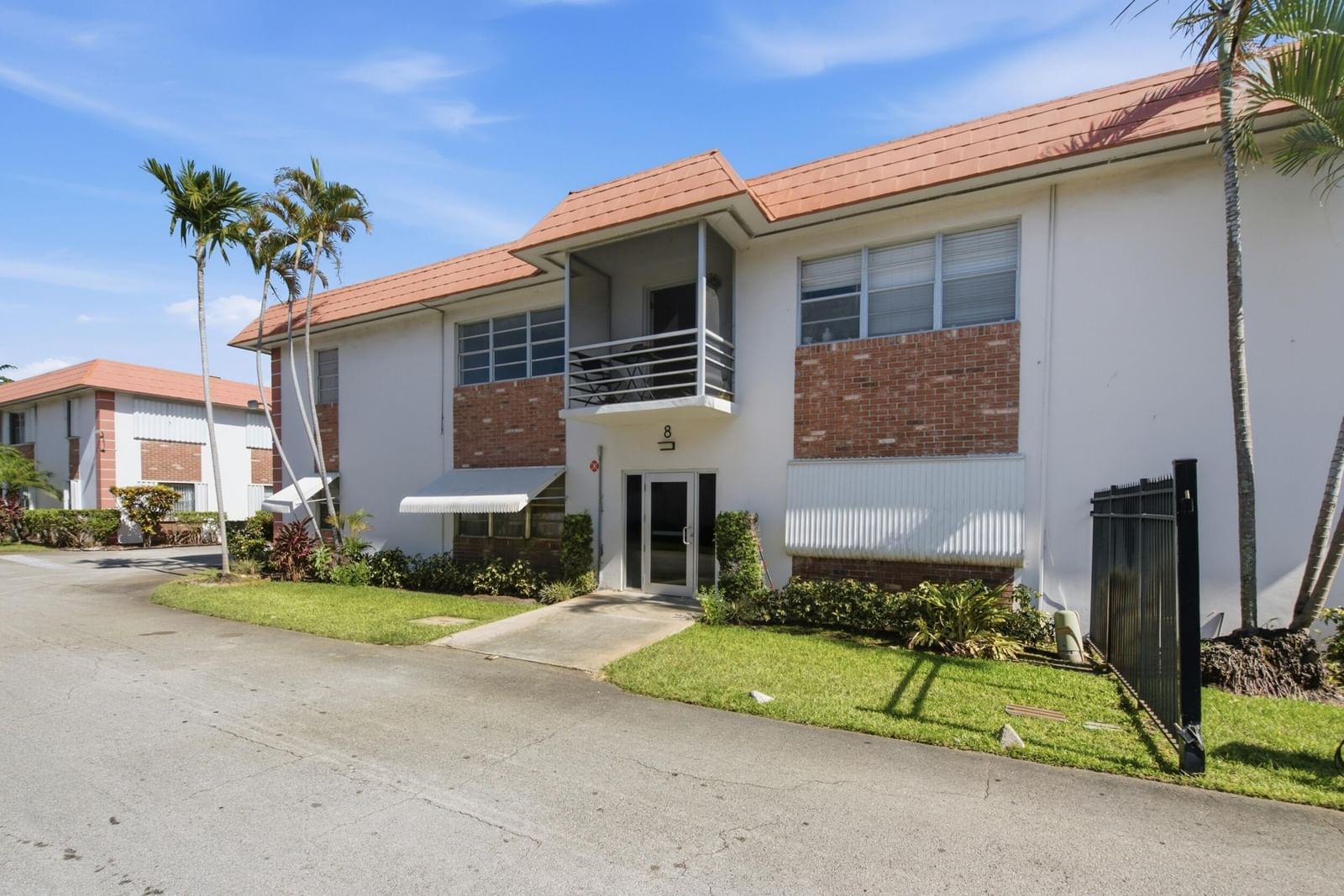 3550 NW 8th Avenue #812, Pompano Beach, FL 33064 photo 2