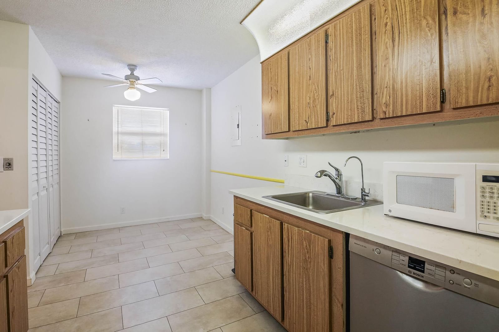 6850 10th Avenue N #313, Greenacres, FL 33467 photo 5