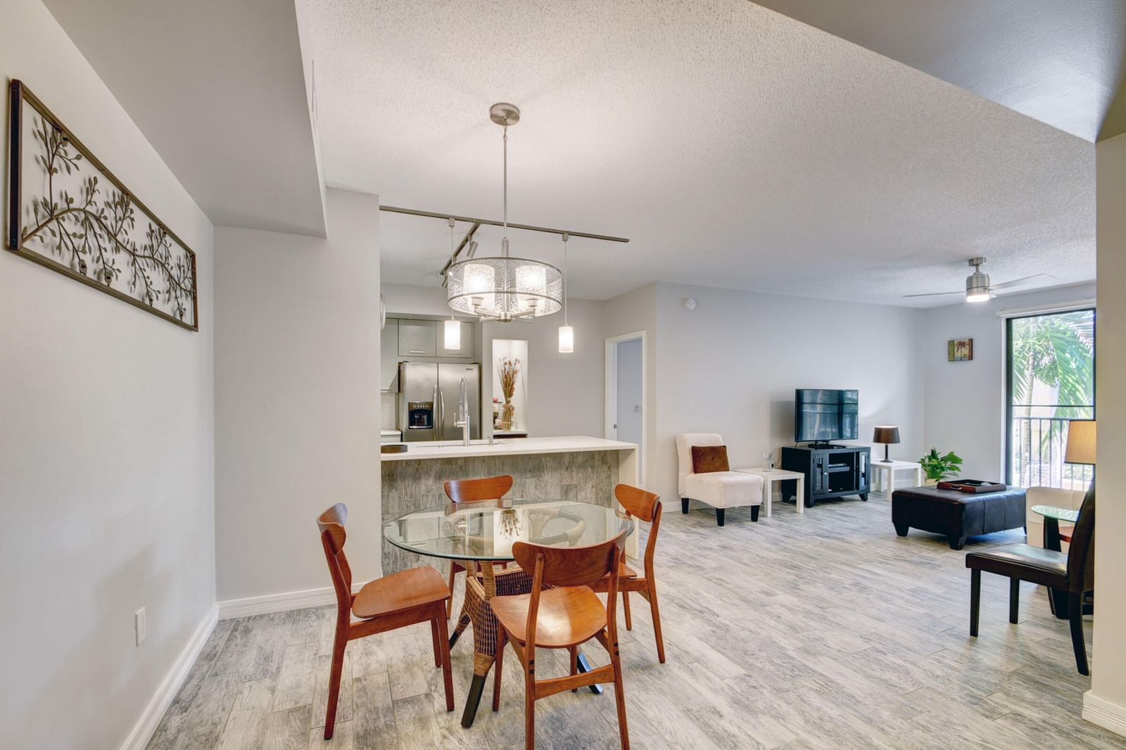 720 S Sapodilla Avenue #208, West Palm Beach, FL 33401 photo 2