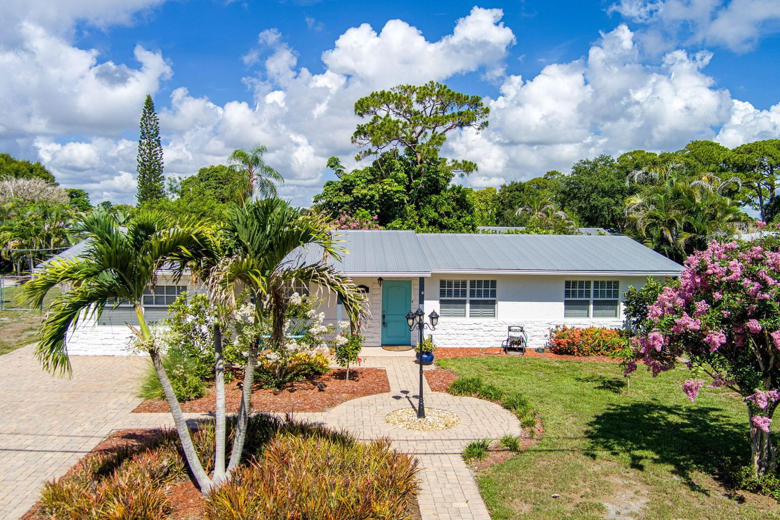 1252 SE Madison Avenue, Stuart, FL 34996 photo 2