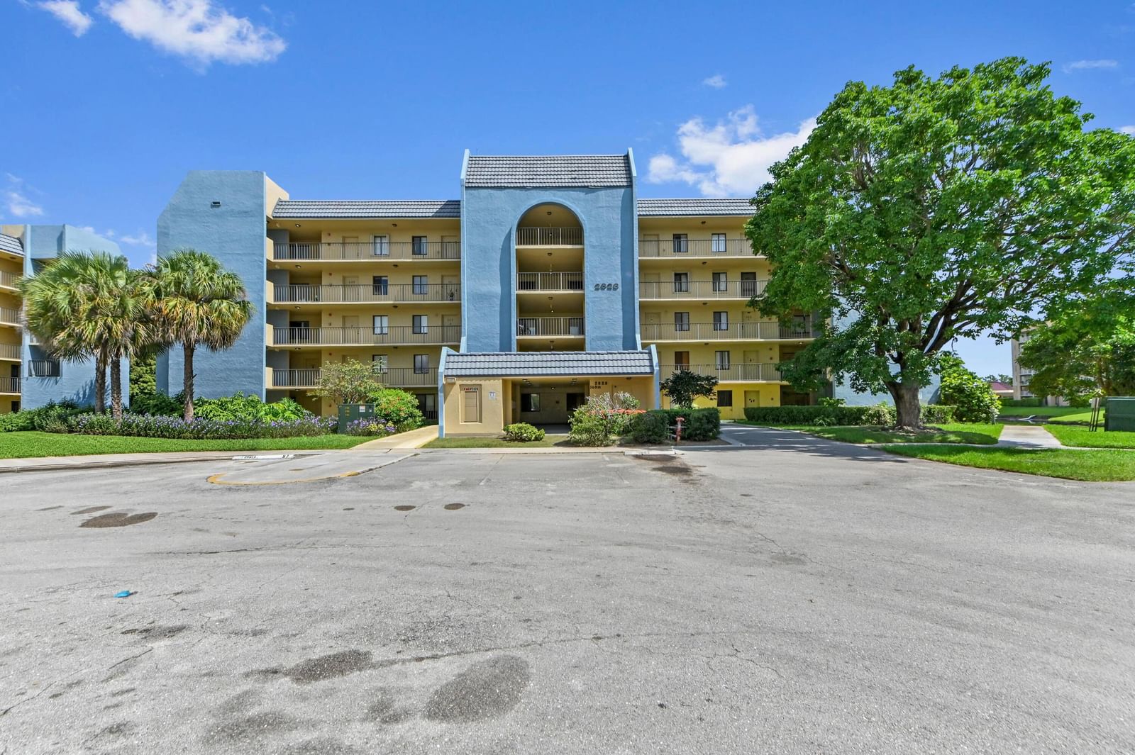 2828 Tennis Club Drive ##202, West Palm Beach, FL 33417 photo 2