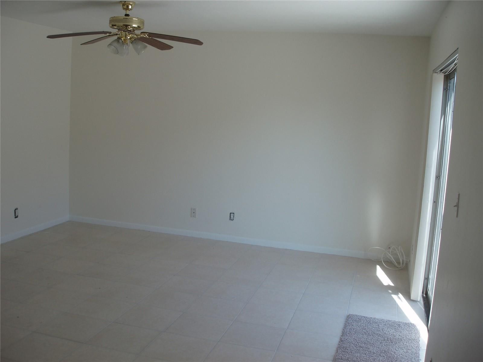 8028 SW 17th Place, Davie, FL 33324 photo 4