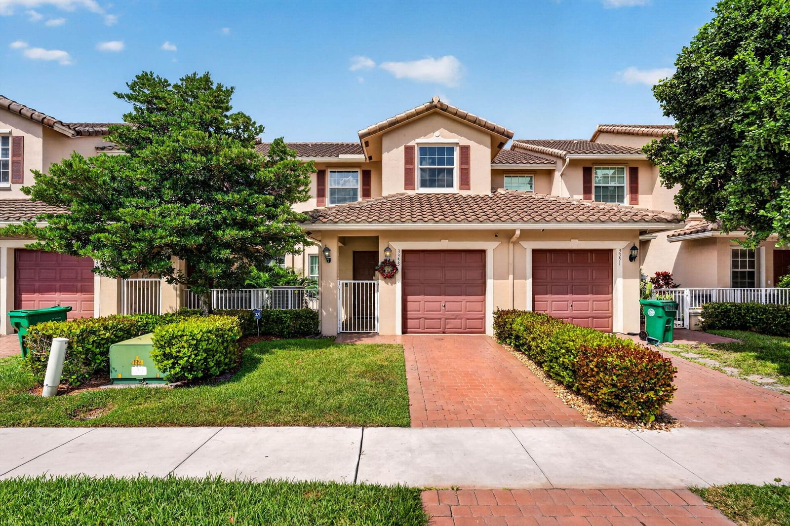3355 Lakeside Drive, Davie, FL 33328 photo 2