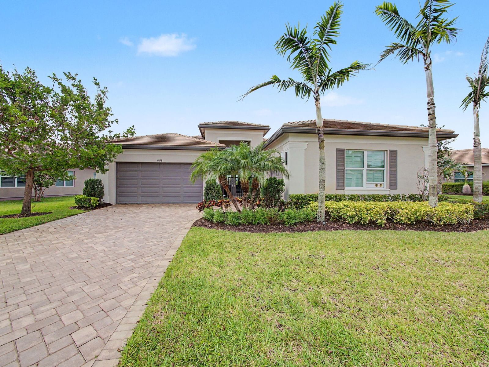 11698 SW Coronado Springs Drive, Port St Lucie, FL 34987 photo 2