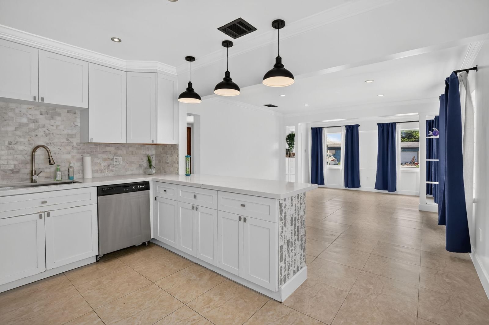 2427 Harding Street, Hollywood, FL 33020 photo 2