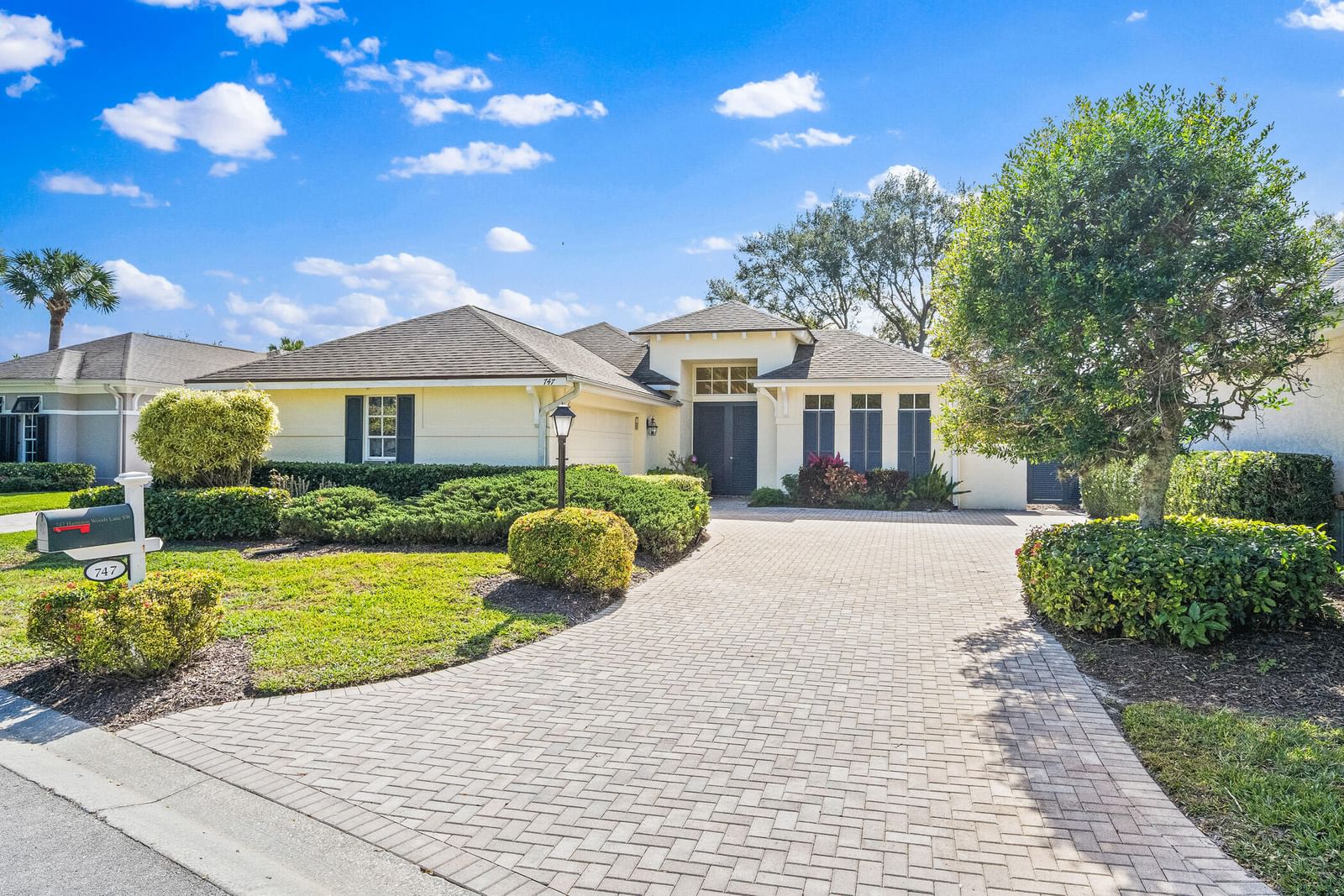 747 Hampton Woods Lane SW, Vero Beach, FL 32962 photo 4