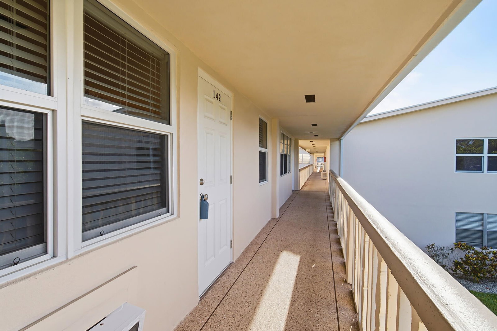 142 Norwich F, West Palm Beach, FL 33417 photo 5