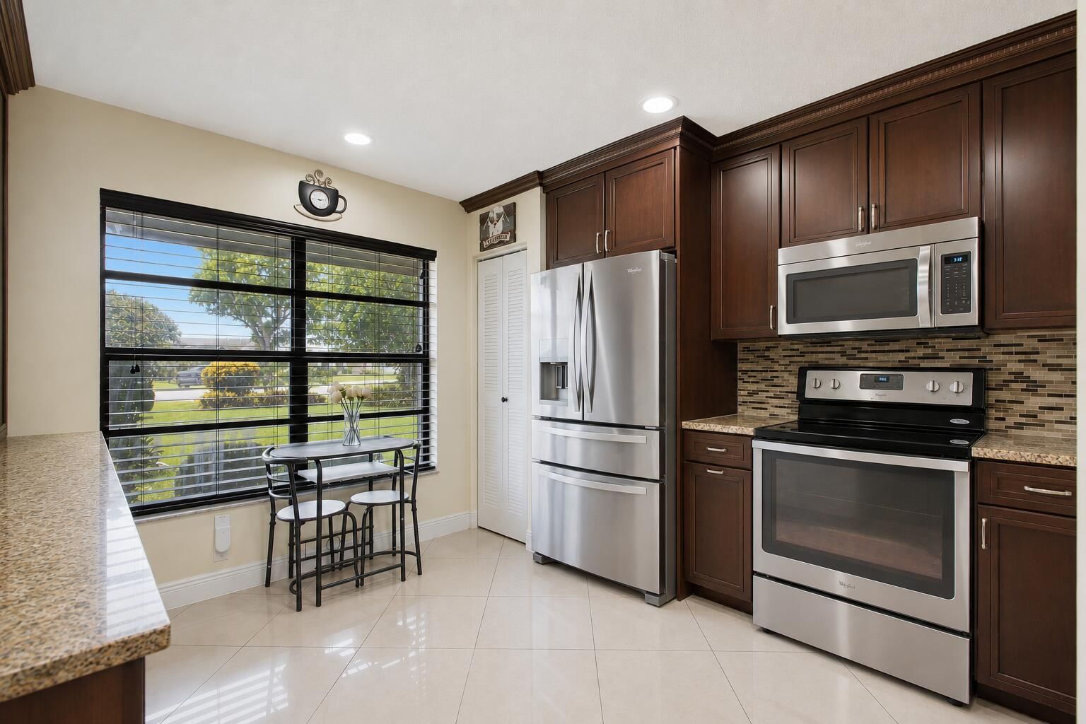 1470 Summit Run Circle, West Palm Beach, FL 33415 photo 3