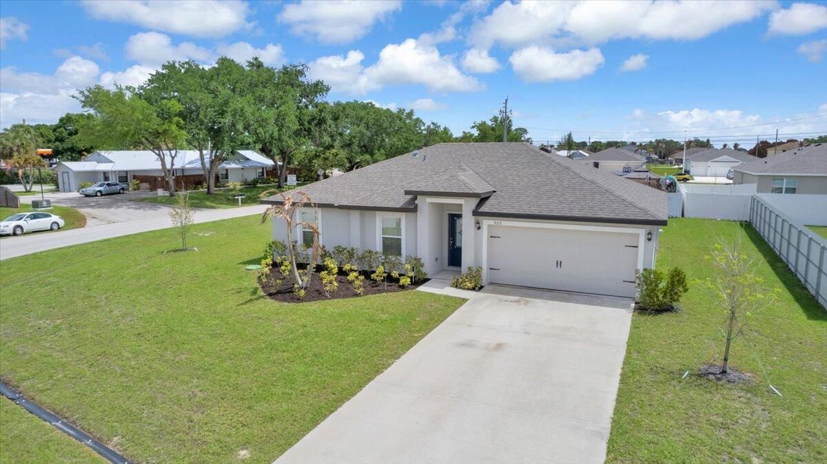 920 SW Castaneda Lane, Port St Lucie, FL 34953 photo 3