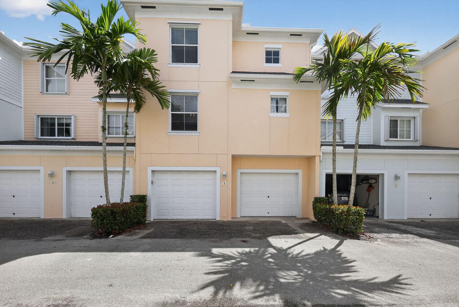 156 Aragon Way, Jupiter, FL 33458 photo 2