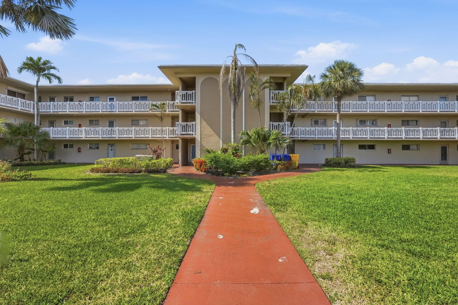 2606 Garden Drive S #305, Lake Worth, FL 33461 photo 2