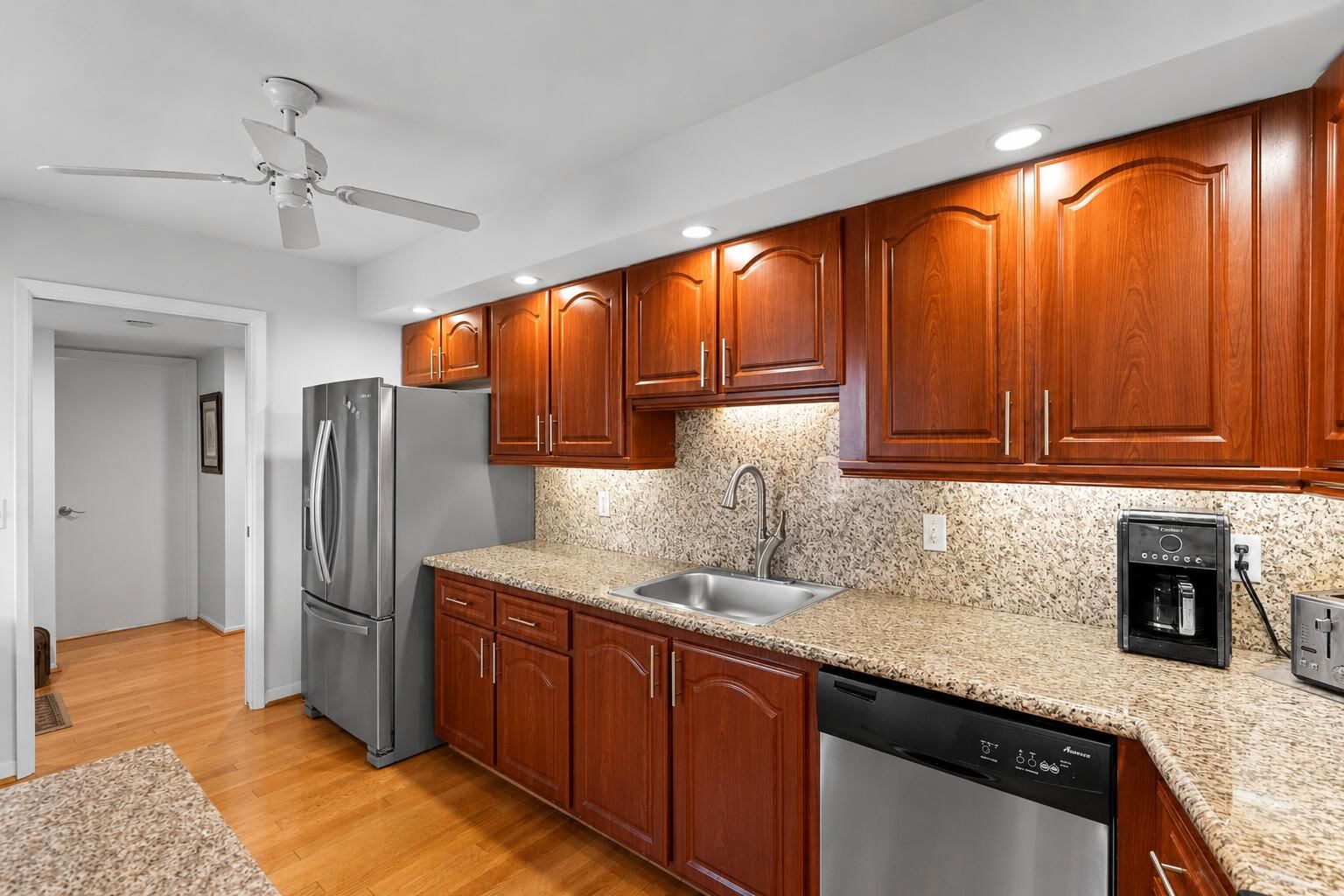 625 Oaks Drive #405, Pompano Beach, FL 33069 photo 3