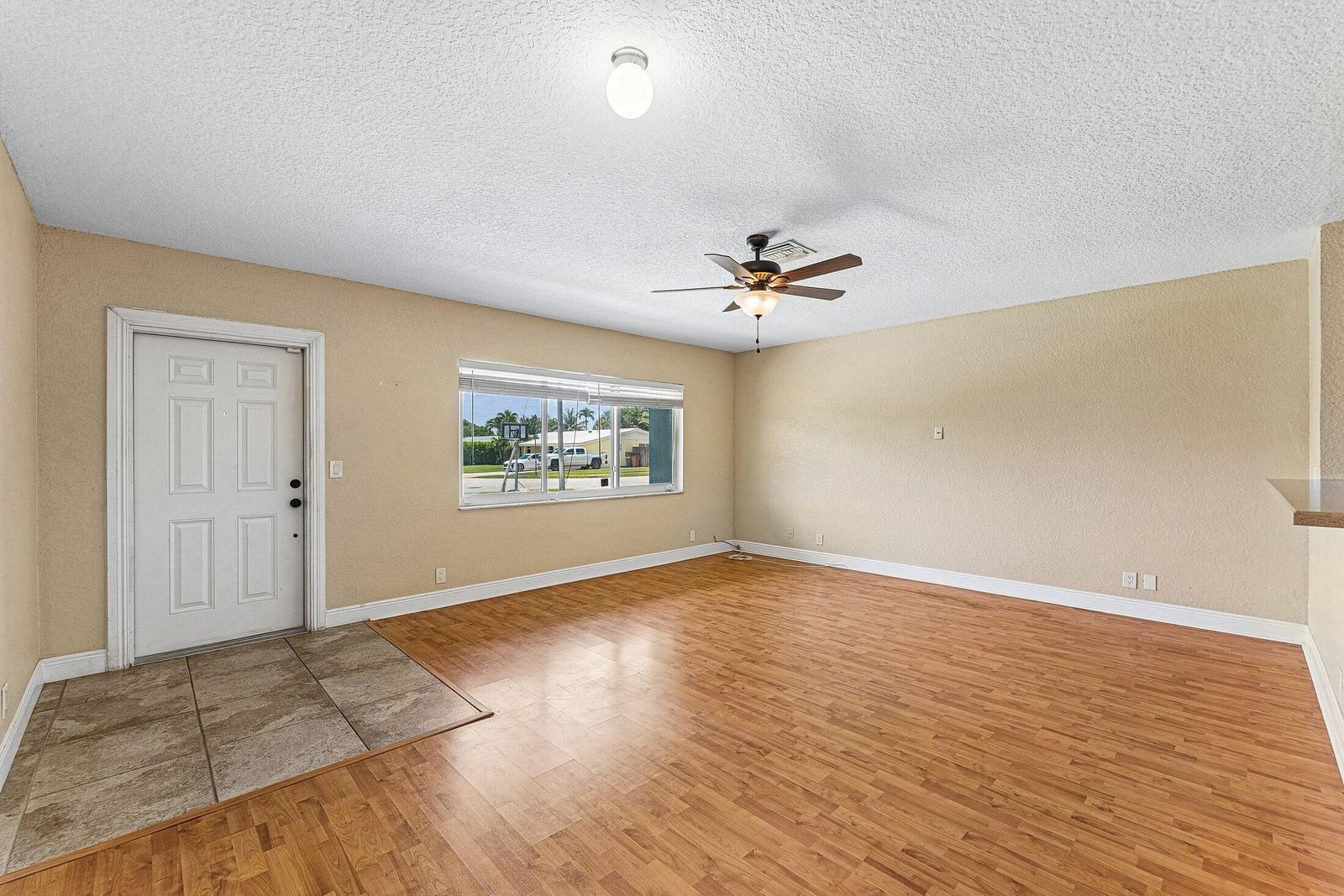 301 SE 3rd Street, Deerfield Beach, FL 33441 photo 5