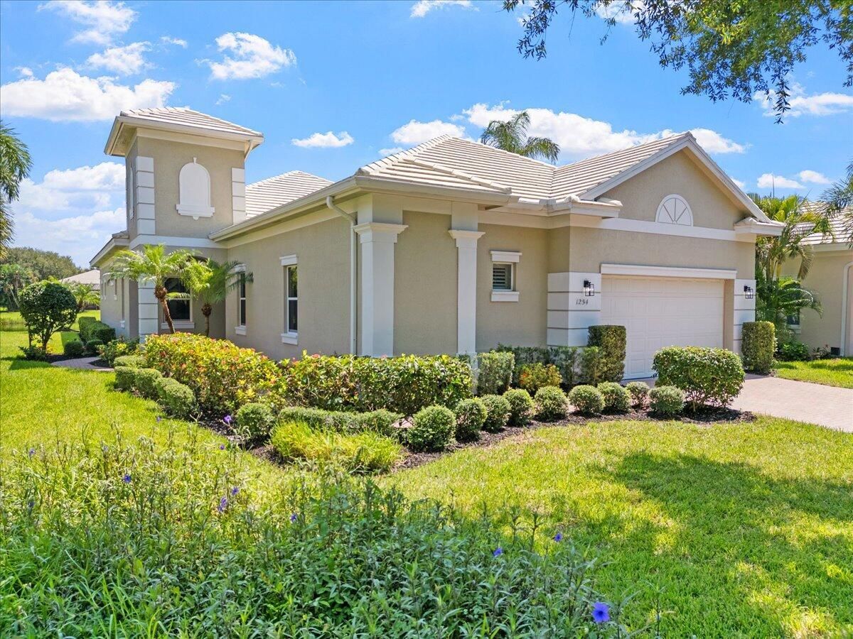 1254 River Reach Drive, Vero Beach, FL 32967 photo 2