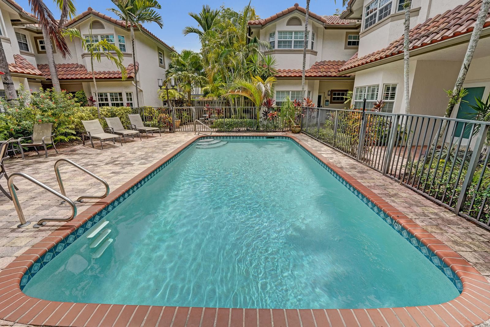 620 NE 9th Avenue #6, Fort Lauderdale, FL 33304 photo 2