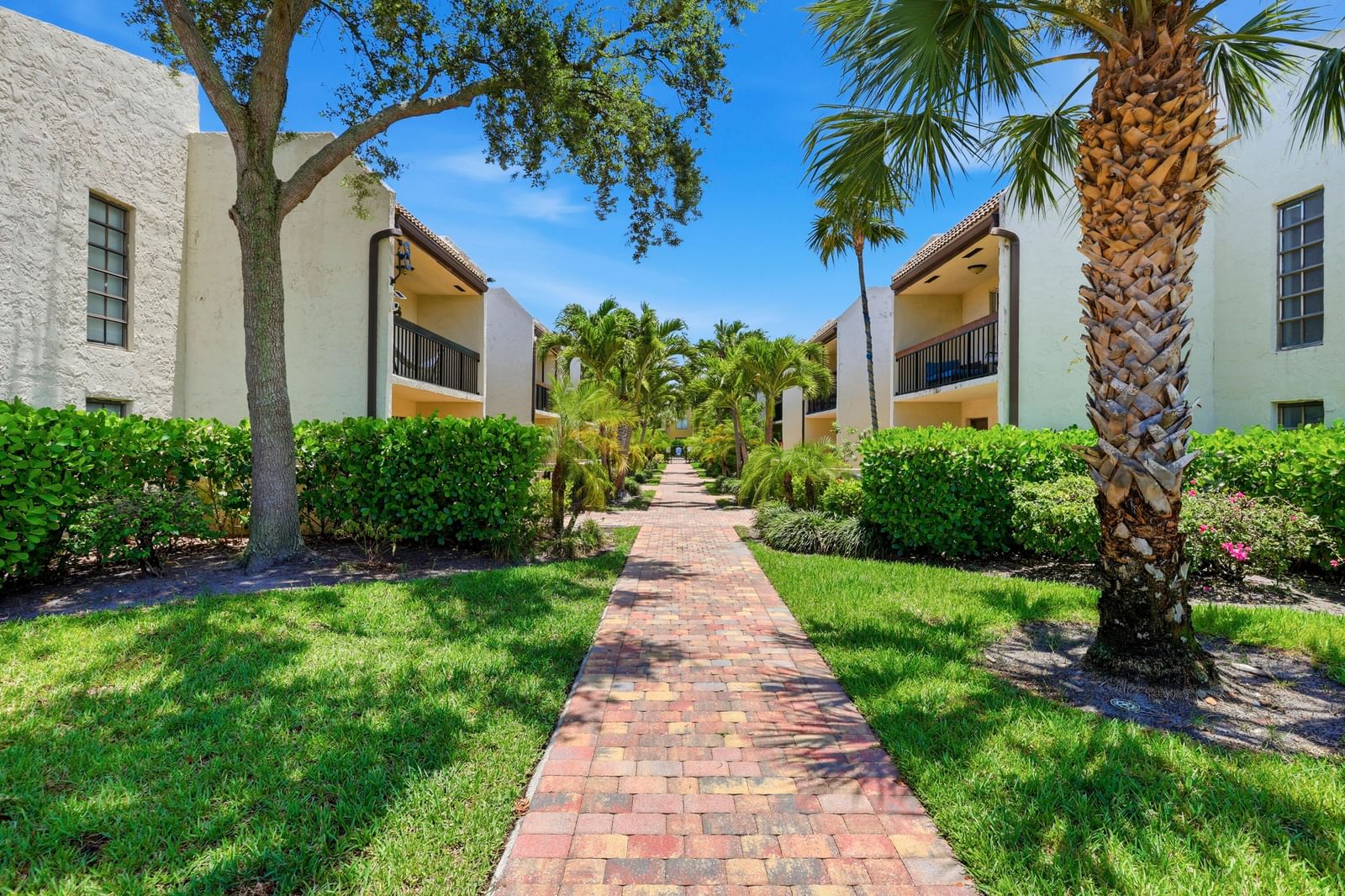 721 SE 1st Way #C11, Deerfield Beach, FL 33441 photo 3