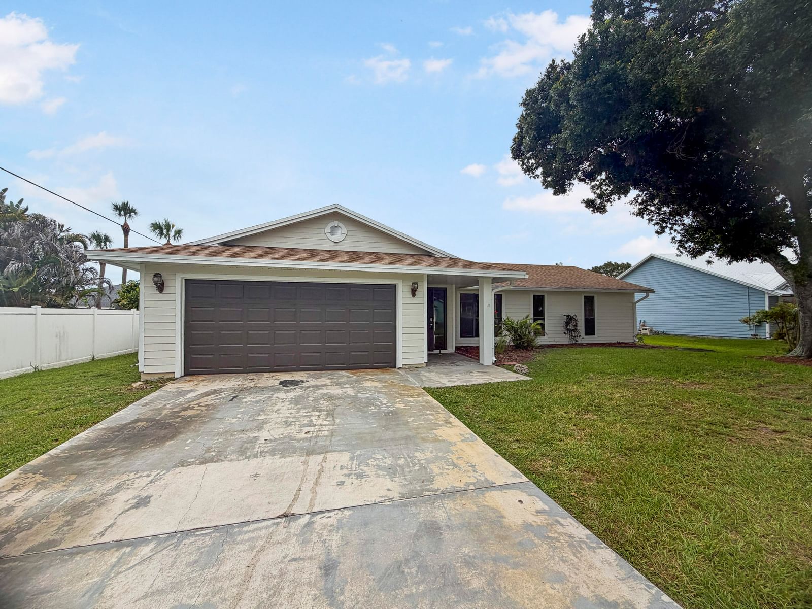 2305 SW Fern Circle, Port St Lucie, FL 34953 photo 2