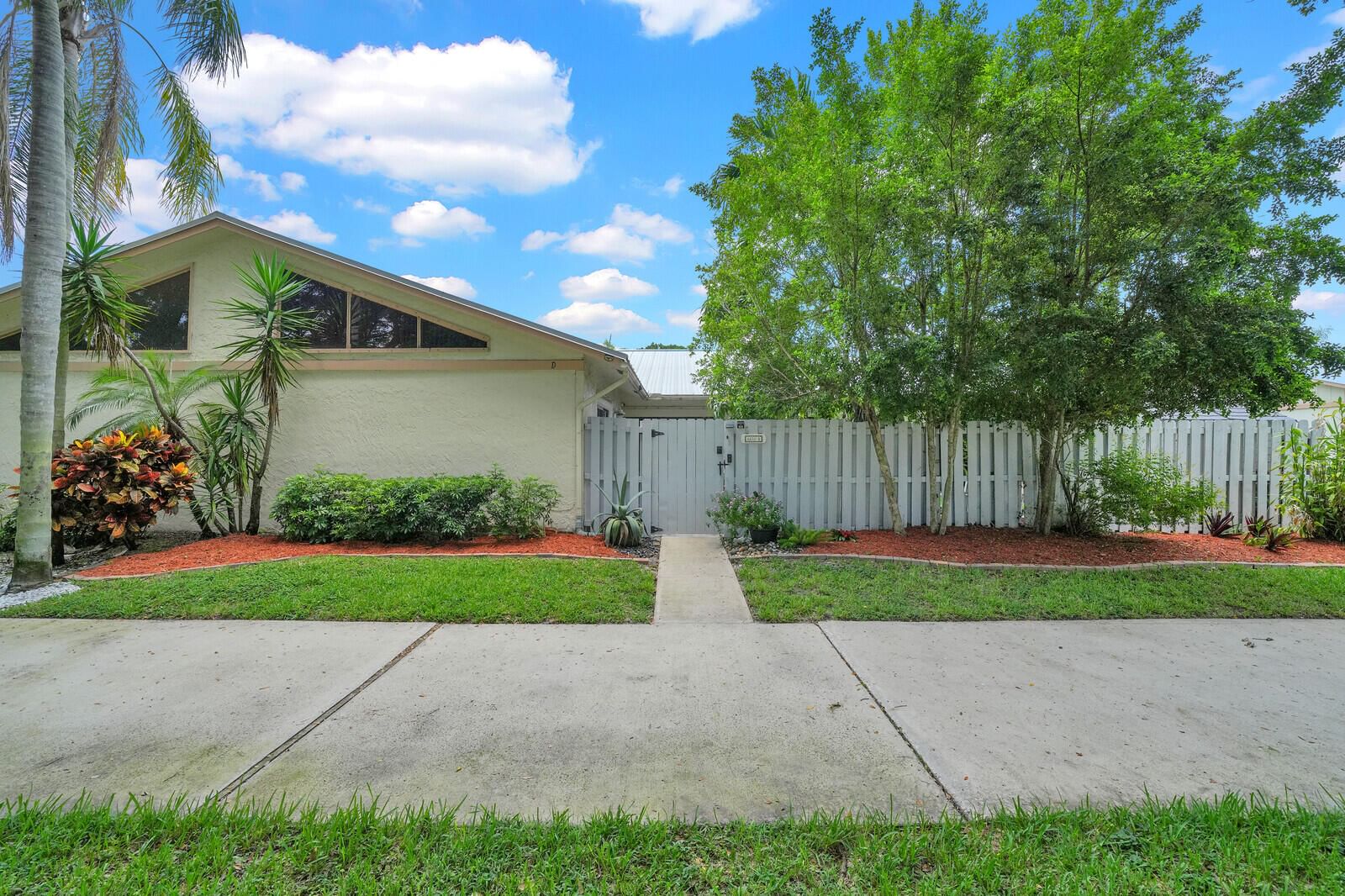 8850 Ranta Court #D, Boynton Beach, FL 33436 photo 2