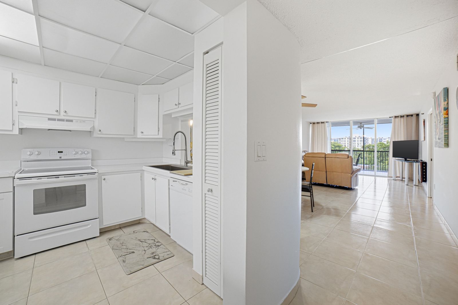 3940 Inverrary Boulevard #603-a, Lauderhill, FL 33319 photo 3