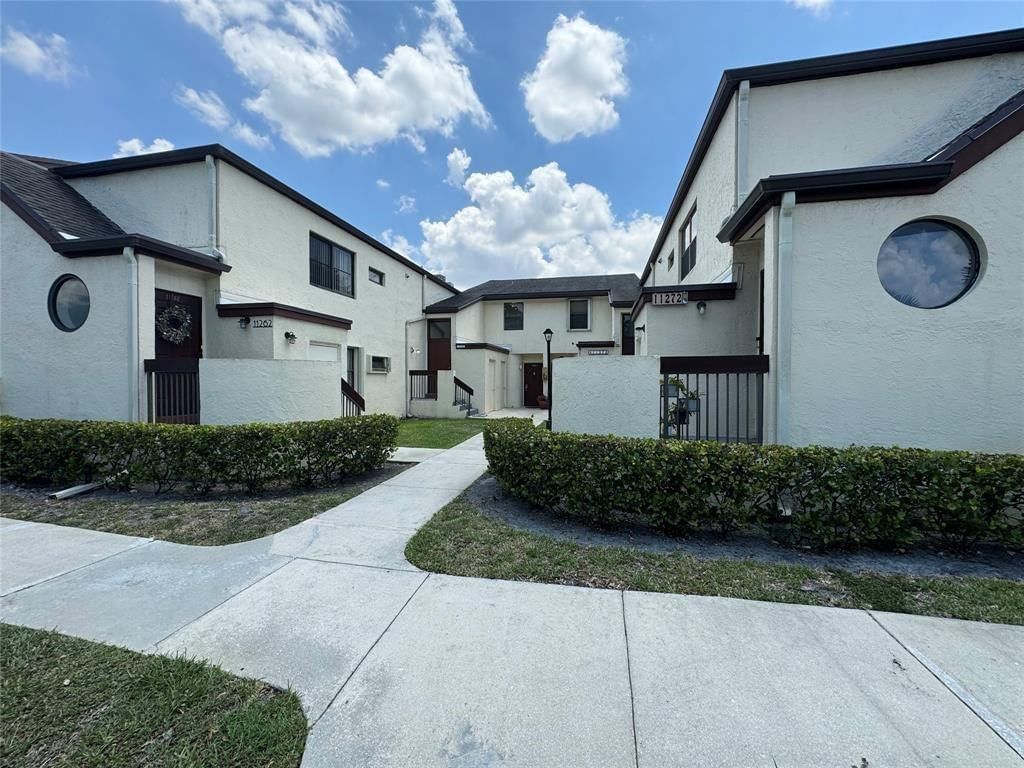 11318 Taft Street, Pembroke Pines, FL 33026 photo 2