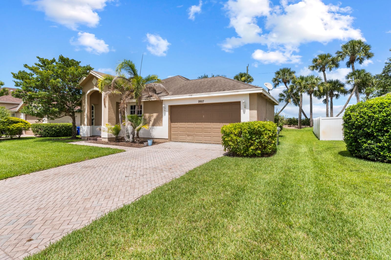 9907 E Verona Circle, Vero Beach, FL 32966 photo 2