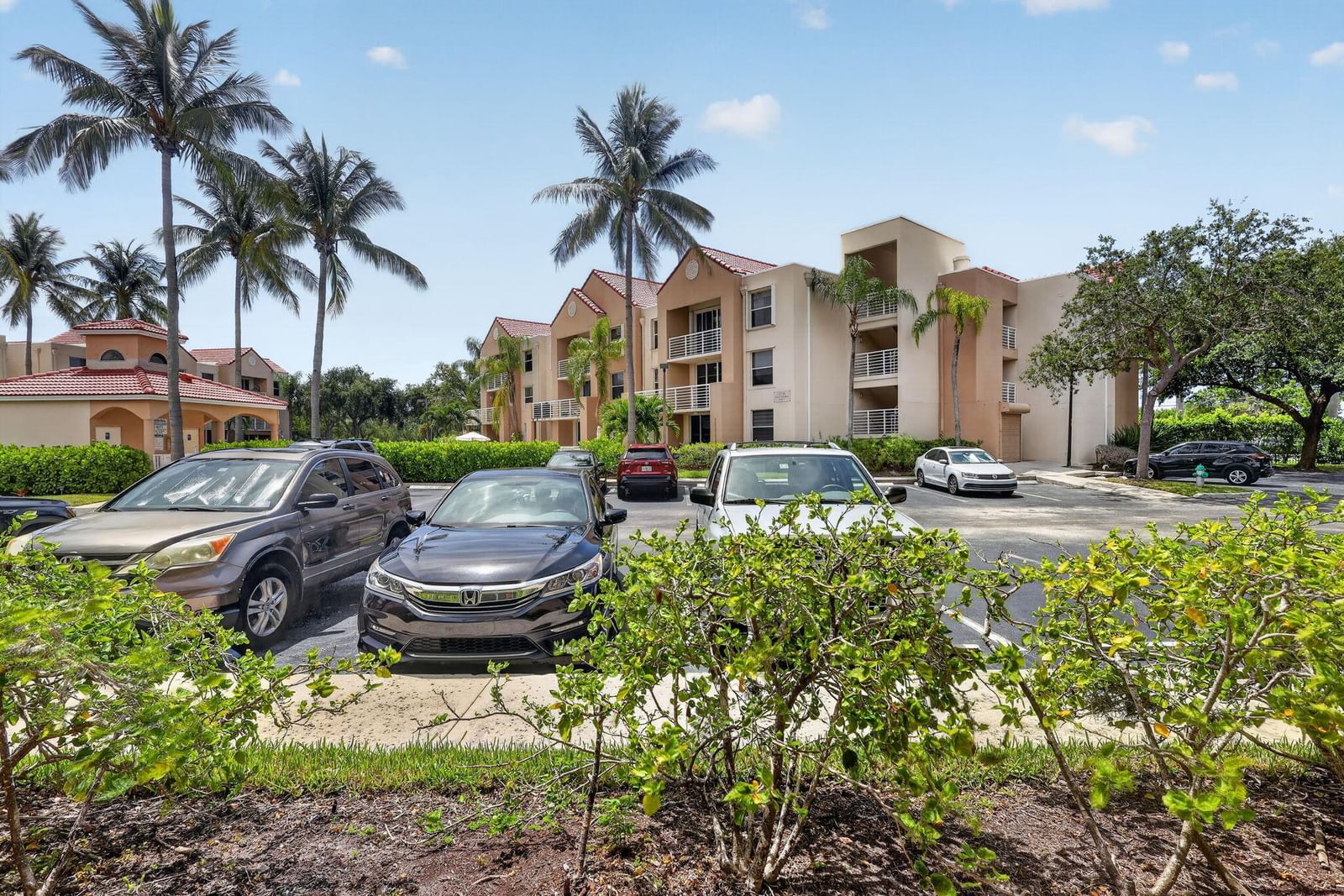 2731 Ocean Club Boulevard #102, Hollywood, FL 33019 photo 2