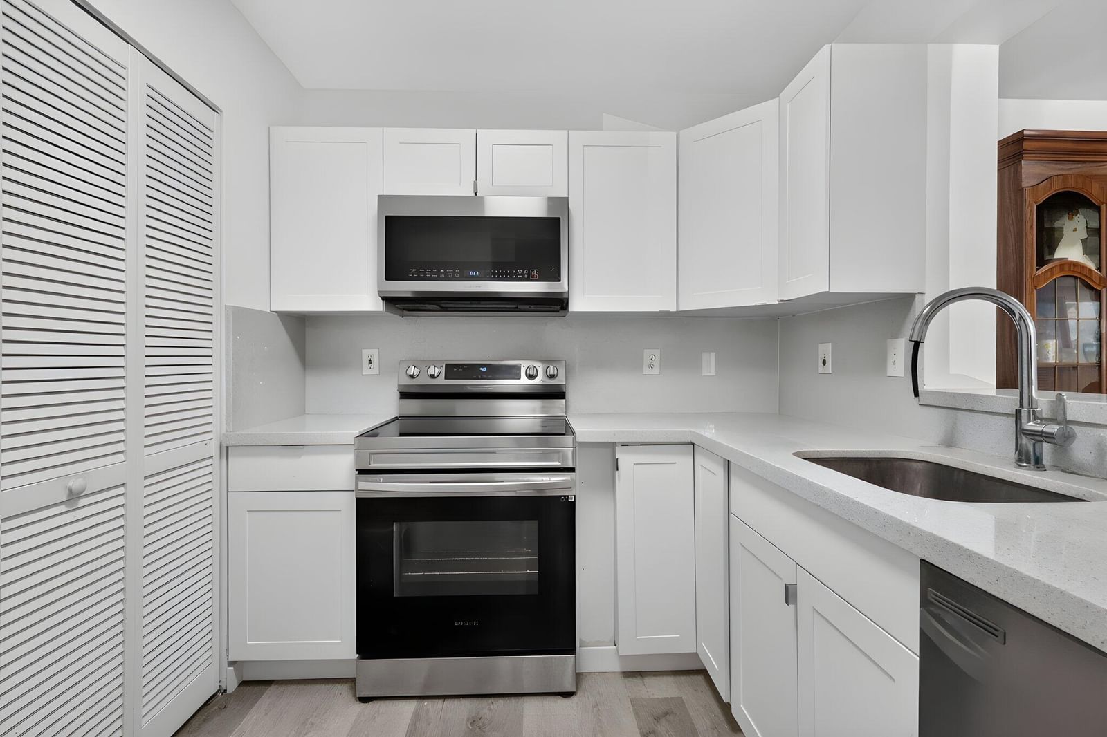 2731 Ocean Club Boulevard #102, Hollywood, FL 33019 photo 5