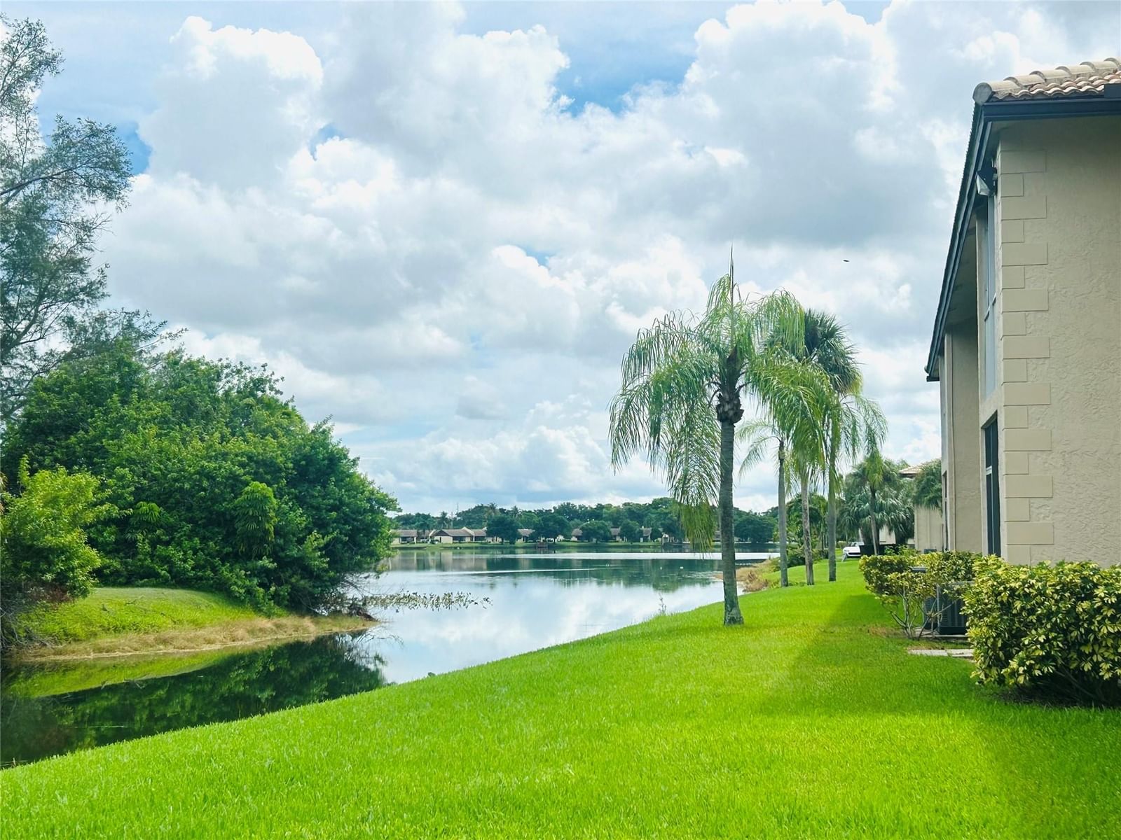 5550 Lakeside Drive #203, Margate, FL 33063 photo 4