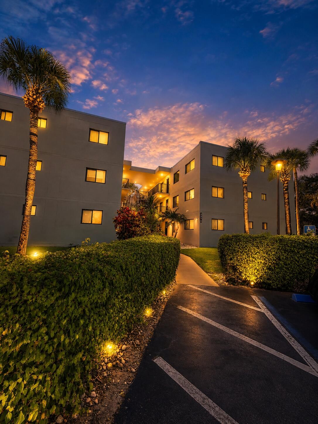 5370 Las Verdes Circle #304, Delray Beach, FL 33484 photo 4