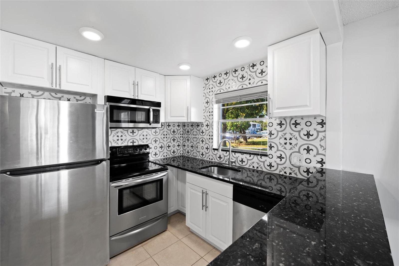 28 Prescott B #28, Deerfield Beach, FL 33442 photo 2