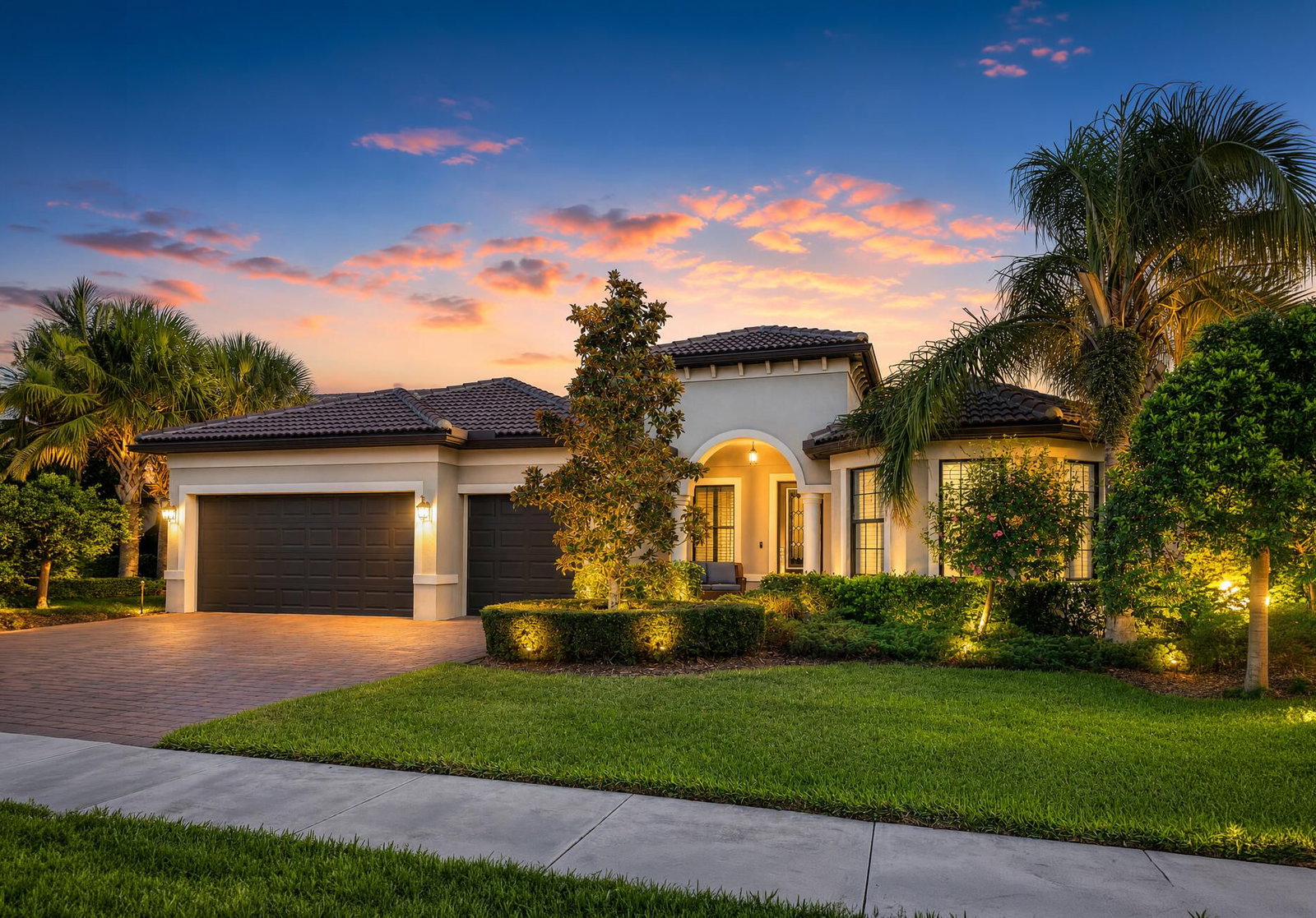 604 SE Monteiro Drive, Port St Lucie, FL 34984 photo 2