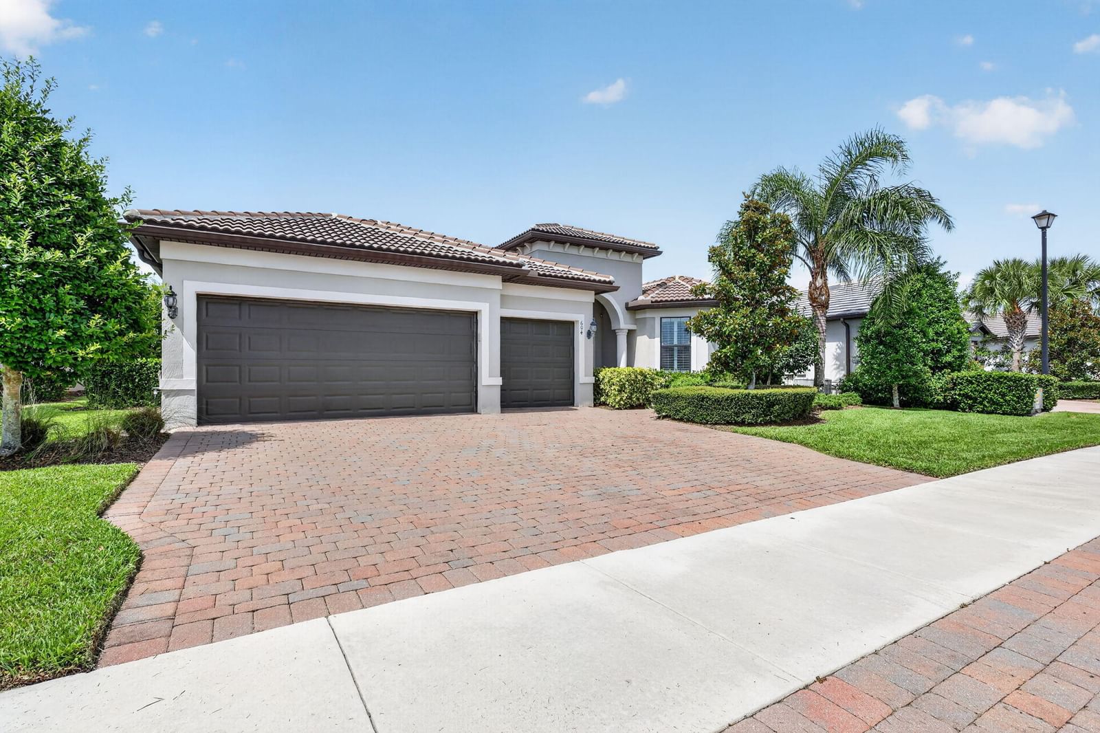 604 SE Monteiro Drive, Port St Lucie, FL 34984 photo 3