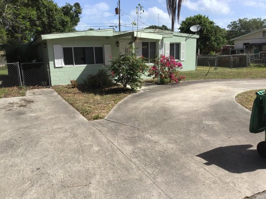 364 Johnston Street, Fort Pierce, FL 34982 photo 3
