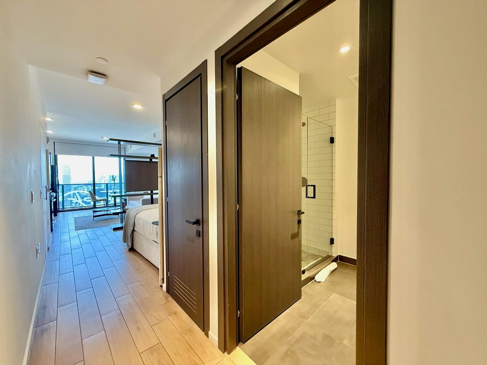 398 NE 5th Street #3907, Miami, FL 33132 photo 3