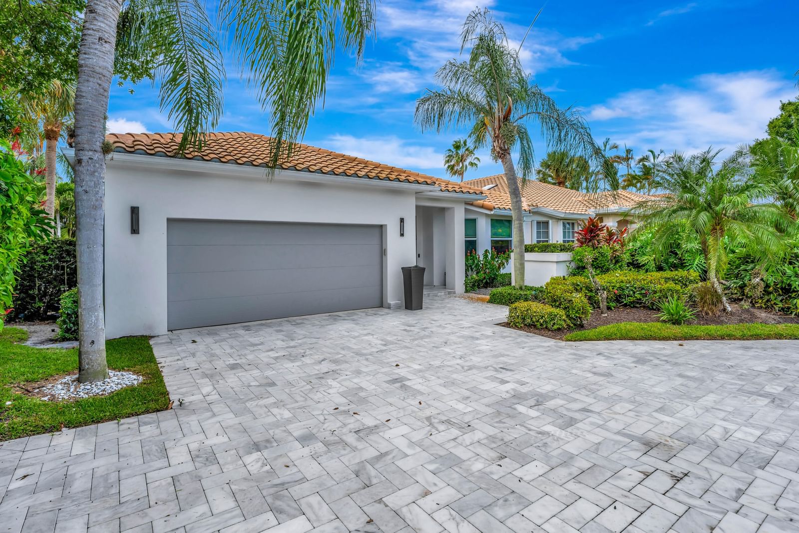 124 Golf Village Boulevard, Jupiter, FL 33458 photo 2