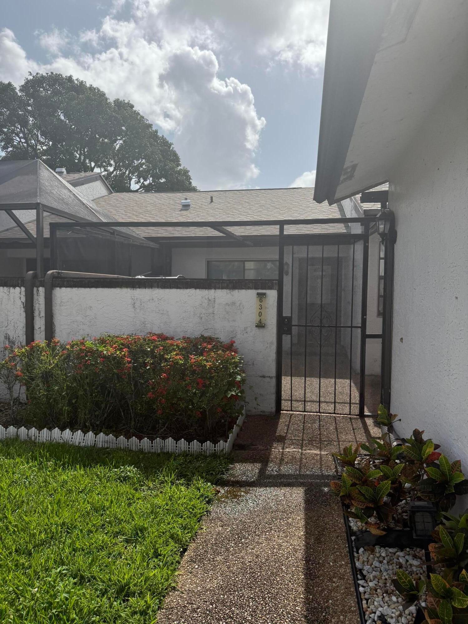 6304 Wedgewood Terrace #B8, Tamarac, FL 33321 photo 2