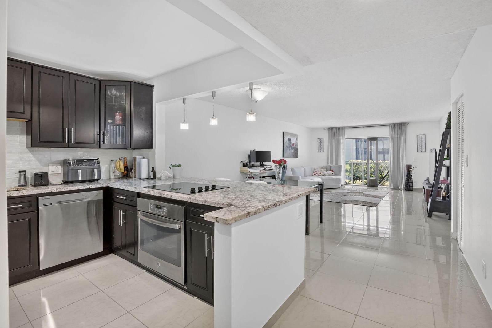 410 Lakeview Drive #103, Weston, FL 33326 photo 3