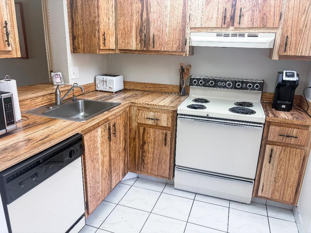 7561 NW 1st Street #207, Margate, FL 33063 photo 2
