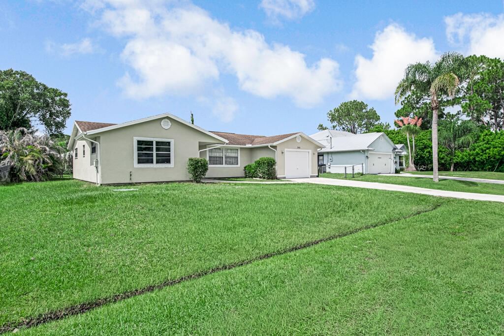 366 SE Lancaster Avenue, Port St Lucie, FL 34984 photo 4