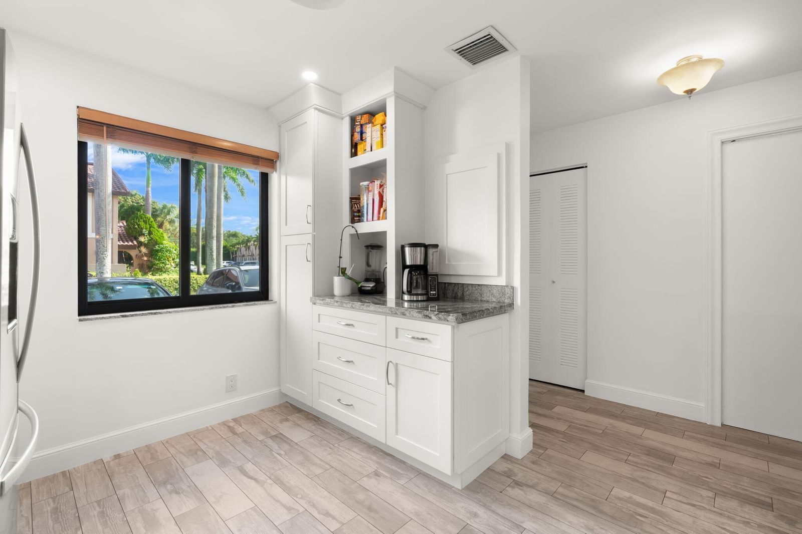 22075 Las Brisas Circle #306, Boca Raton, FL 33433 photo 4