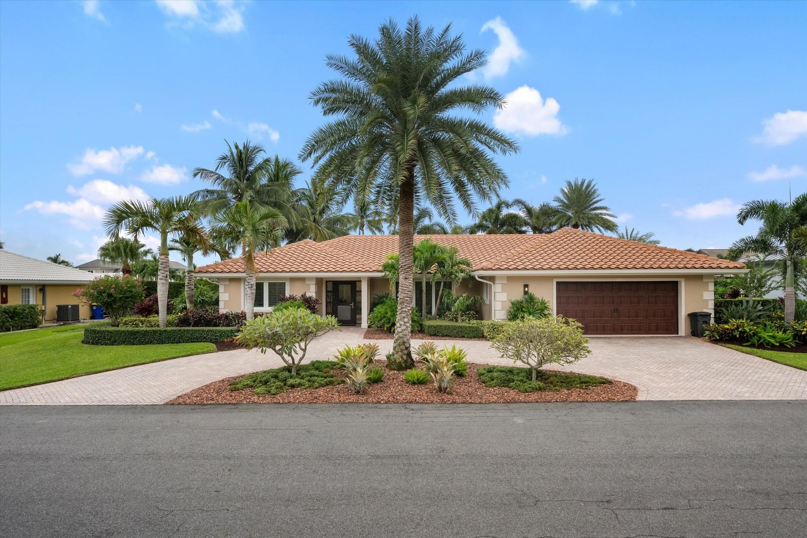 8884 SE Pelican Island Way, Hobe Sound, FL 33455 photo 2