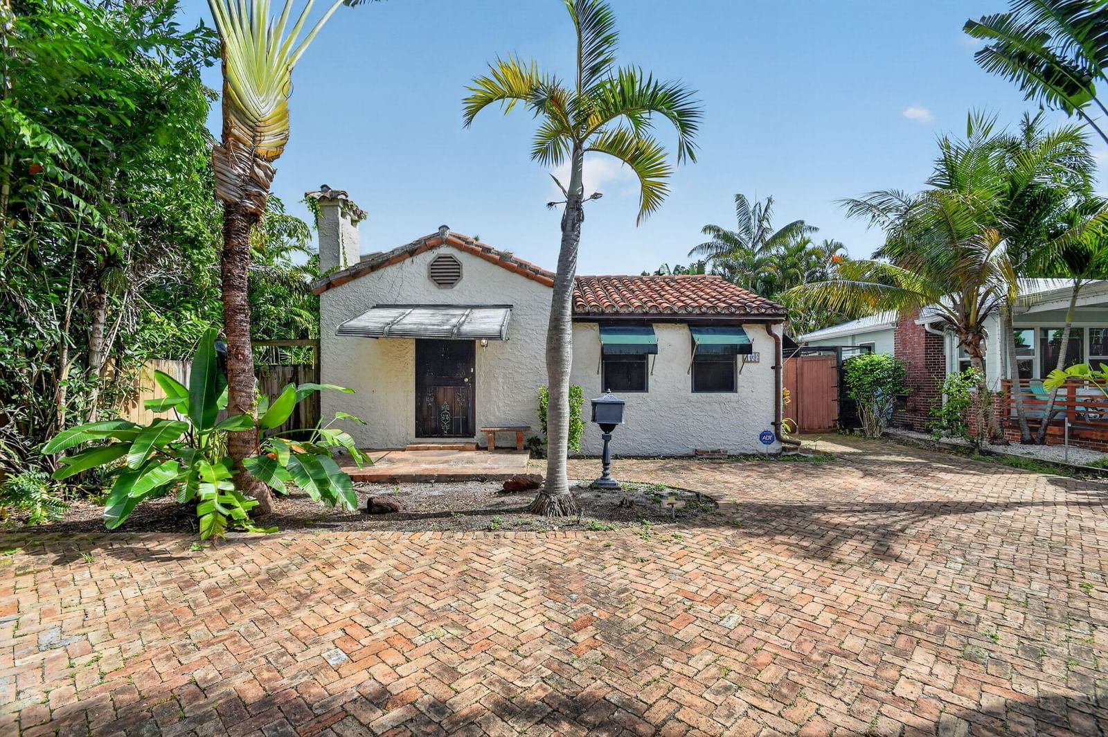 109 George Bush Boulevard, Delray Beach, FL 33444 photo 2