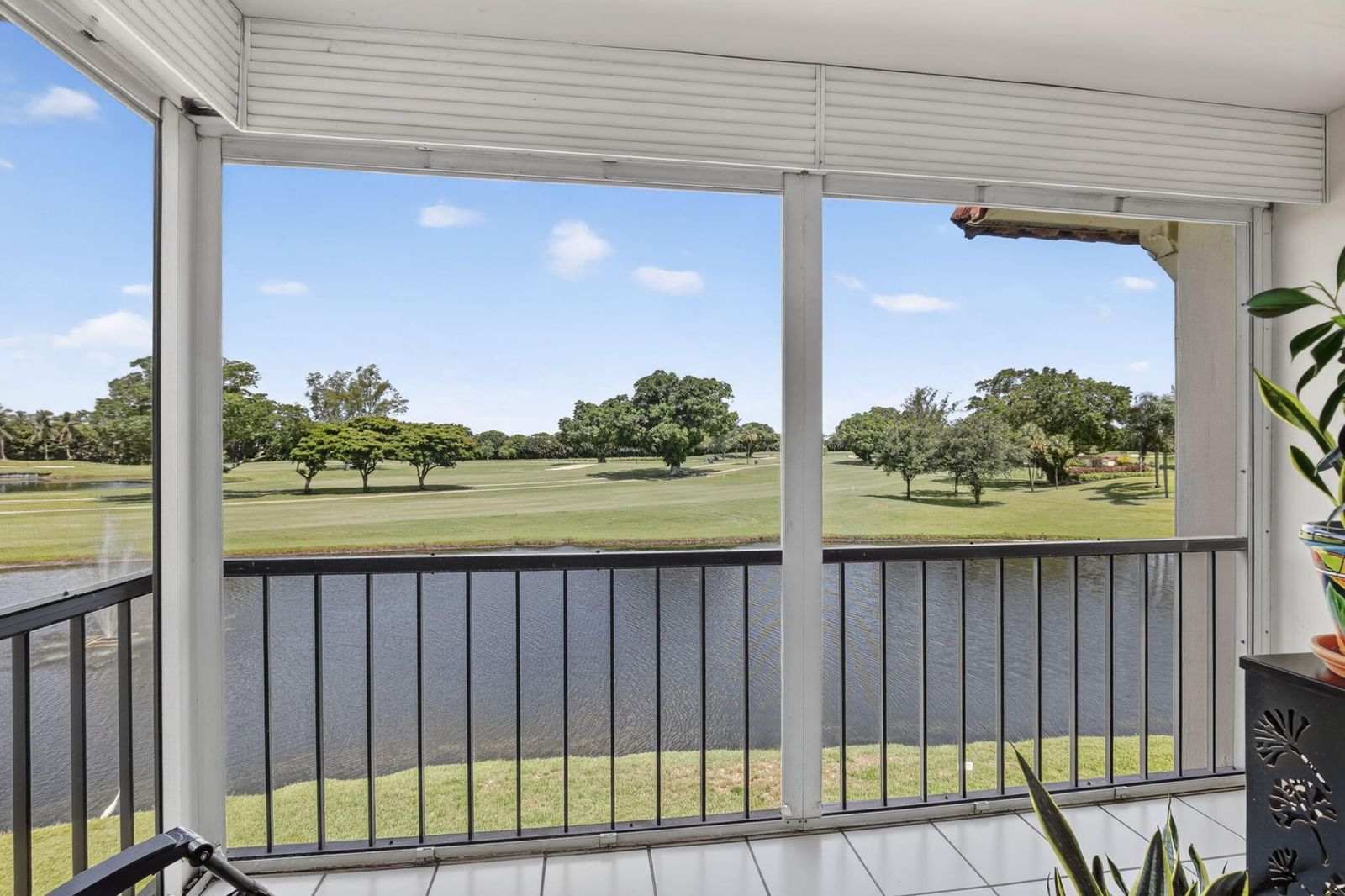 9923 S Hollybrook Lake Drive #305, Pembroke Pines, FL 33025 photo 2