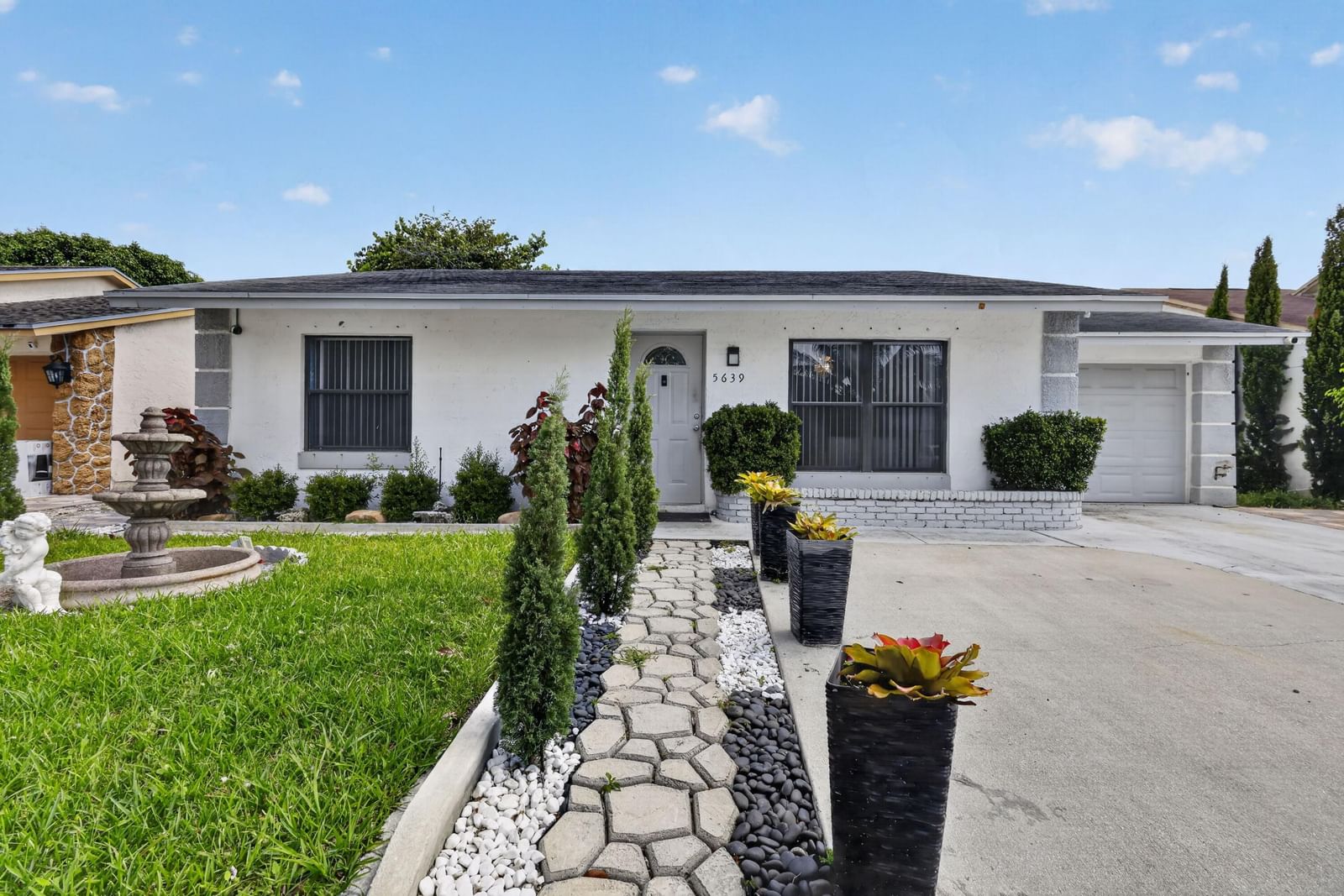 5639 Ithaca Circle E, Lake Worth, FL 33463 photo 2