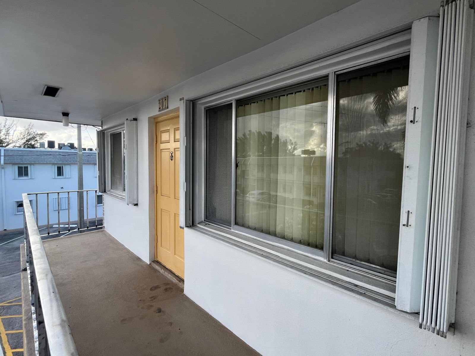 2840 Cynthia Lane #207, Lake Worth Beach, FL 33461 photo 4