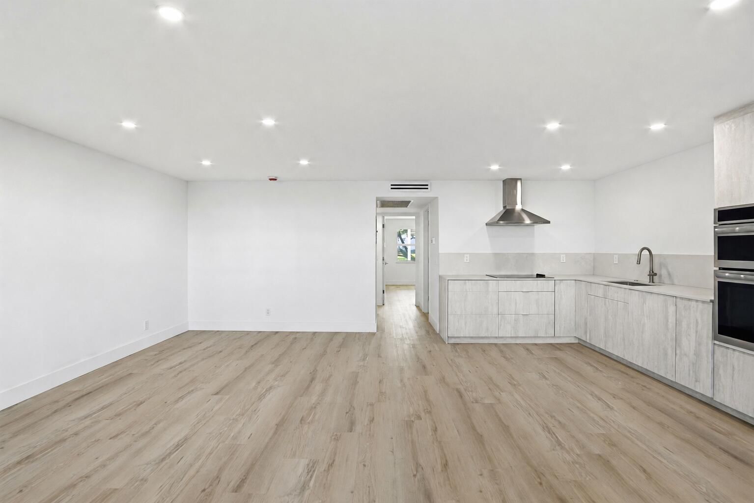 1023 Guildford #B, Boca Raton, FL 33434 photo 3