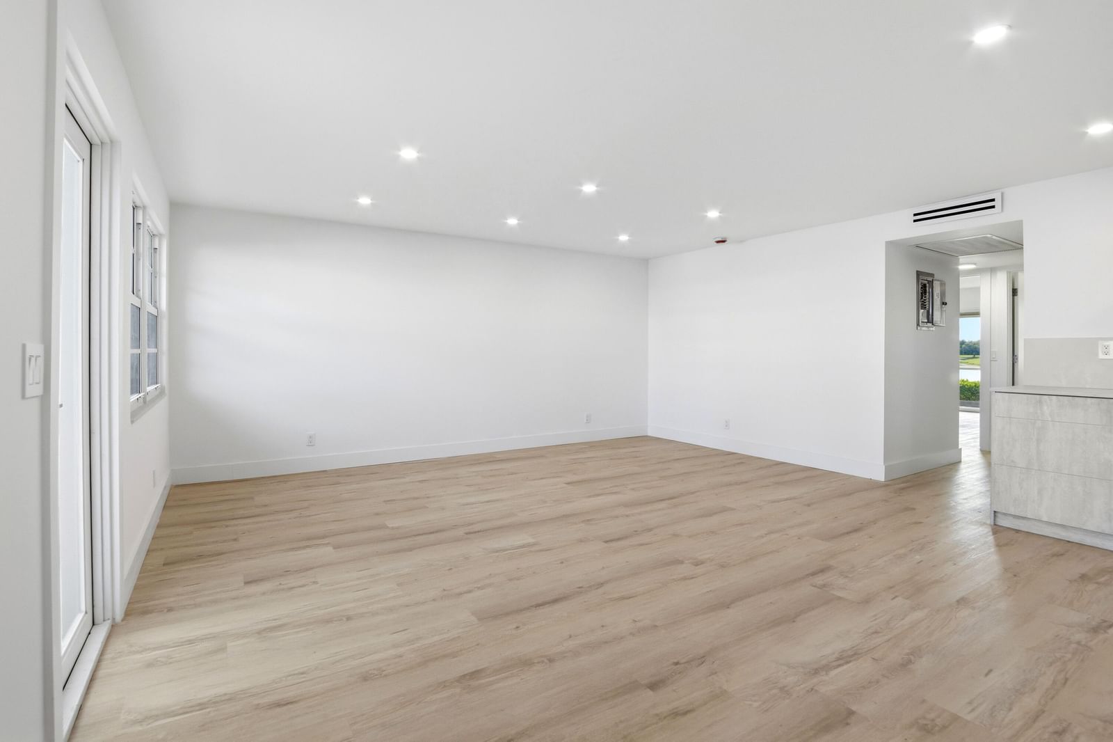 1023 Guildford #B, Boca Raton, FL 33434 photo 4